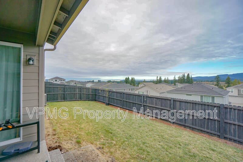 Washougal House: 359 W Koa St