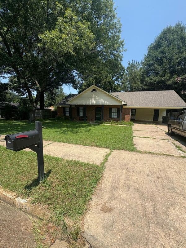 Memphis House: 6294 Ridgeline Dr