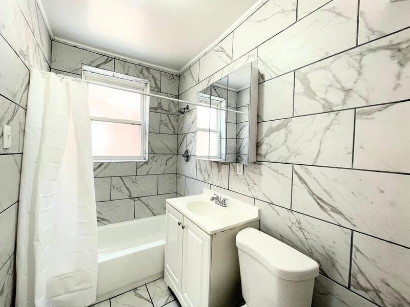St Louis Condo: 7202 Lyndover Pl