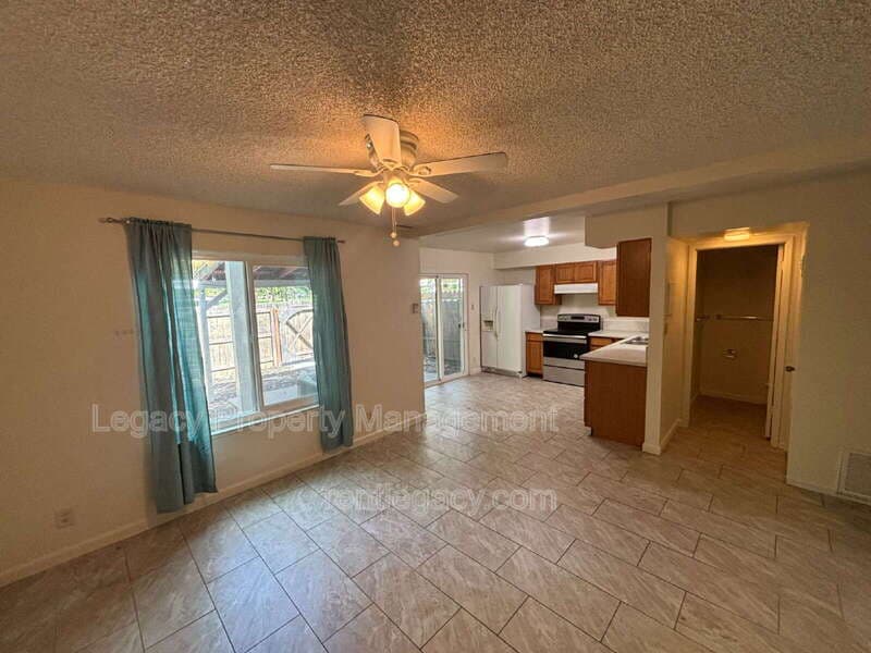 Sacramento House: 163 Fairgrounds Dr