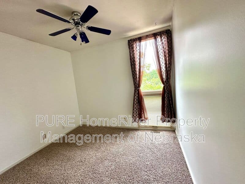 Omaha Townhome: 1631 N 109th Plz