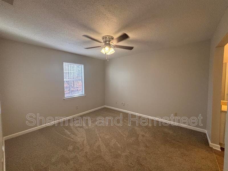 Evans Apartment: Commons Drive