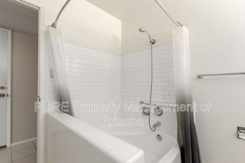 Mesa House: 5801 E Casper Rd