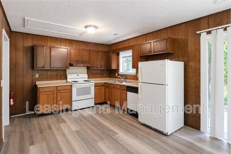 Charleston Condo: 1611 Jessamine Road