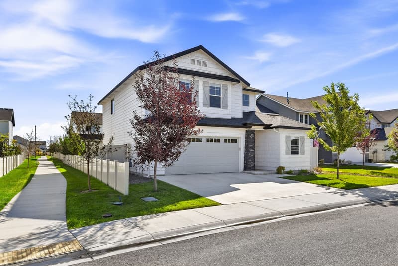 Meridian House: 4328 North Pale Creek Avenue