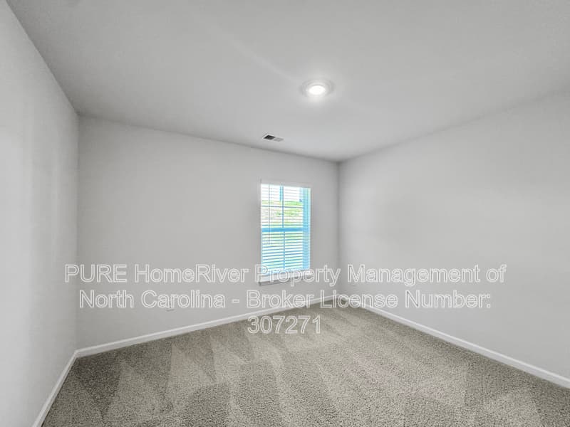Winston Salem House: 4716 Mount Hope Dr