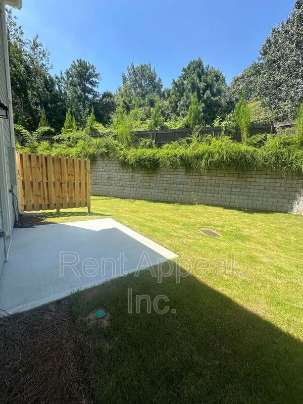 Woodstock House: 383 Lanier Cir