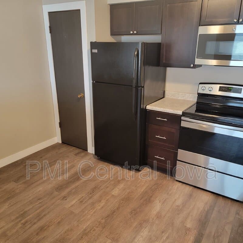 Waukee Condo: 450 Laurel St