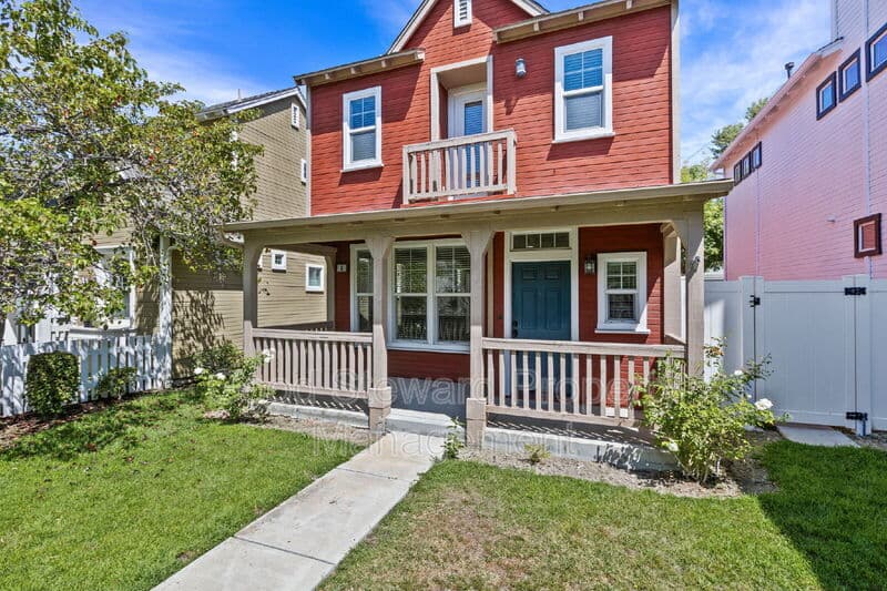 Ladera Ranch House: 6 Lindenwood Farm