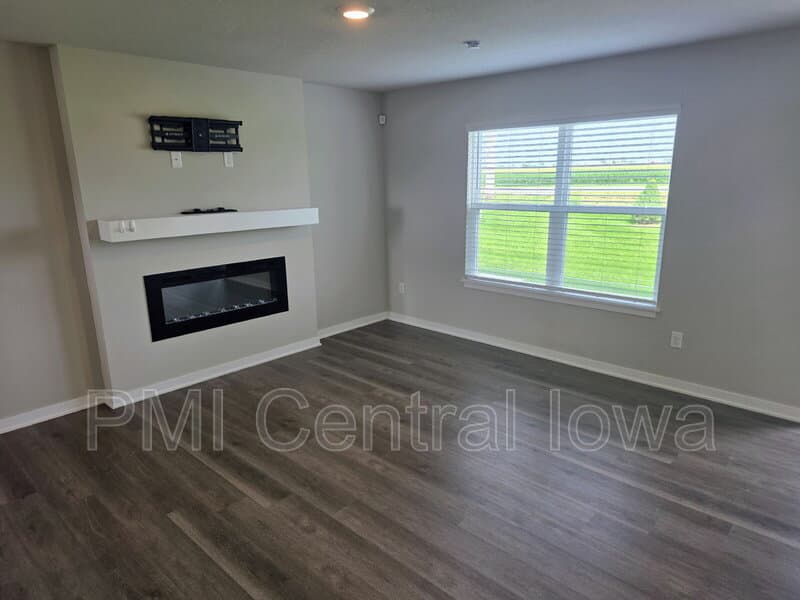 Ankeny Townhome: 1631 Northeast Crossing Oaks Lane