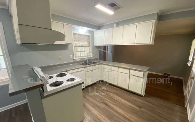 Memphis House: 3083 Dothan Street