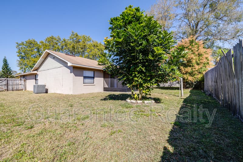 Winter Haven House: 1611 High Point Court Southwest