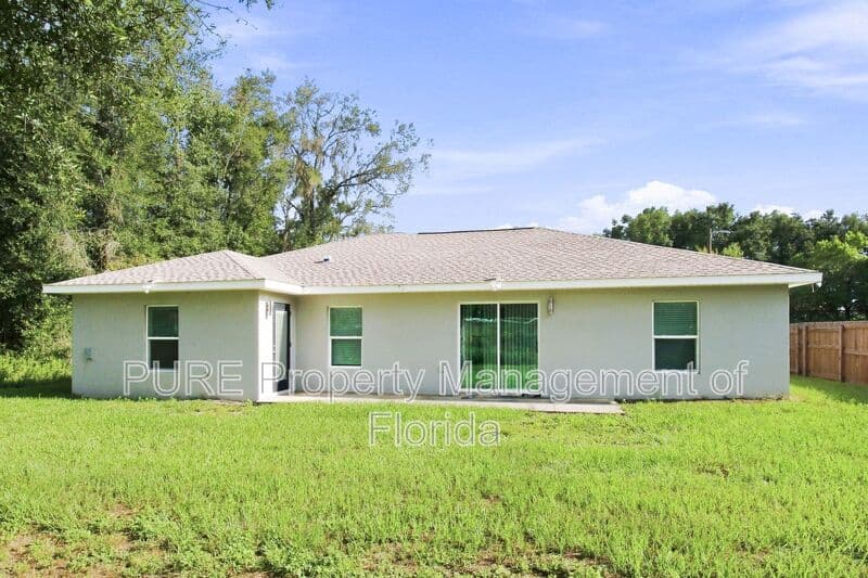 Ocala House: 11165 NW 7th Street