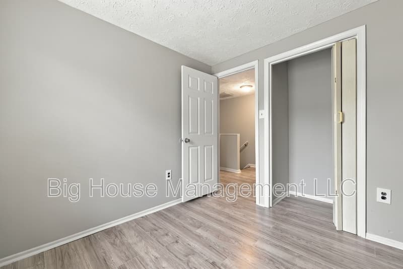 Waldorf Townhome: 1554 Pin Oak Dr