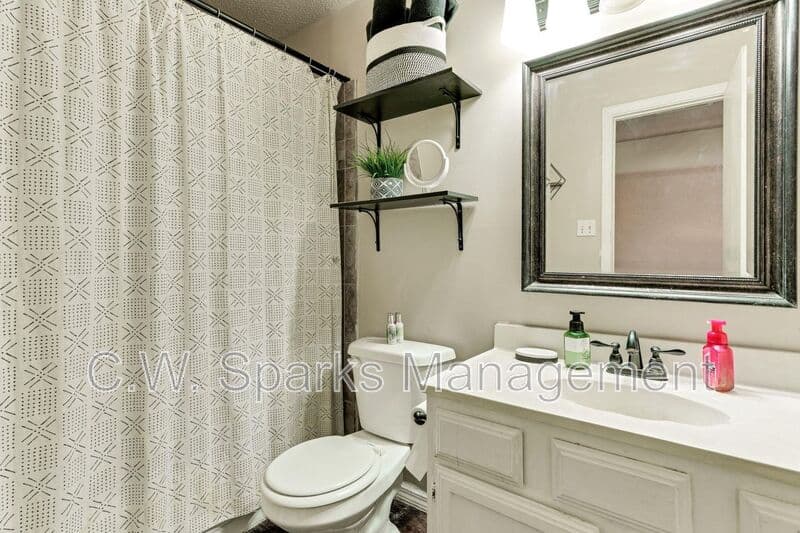 Rowlett House: 4018 Smartt Street