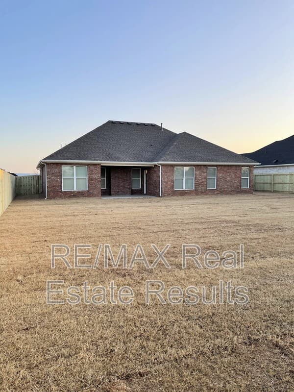 Pea Ridge Condo: 1713 Tracey Rd