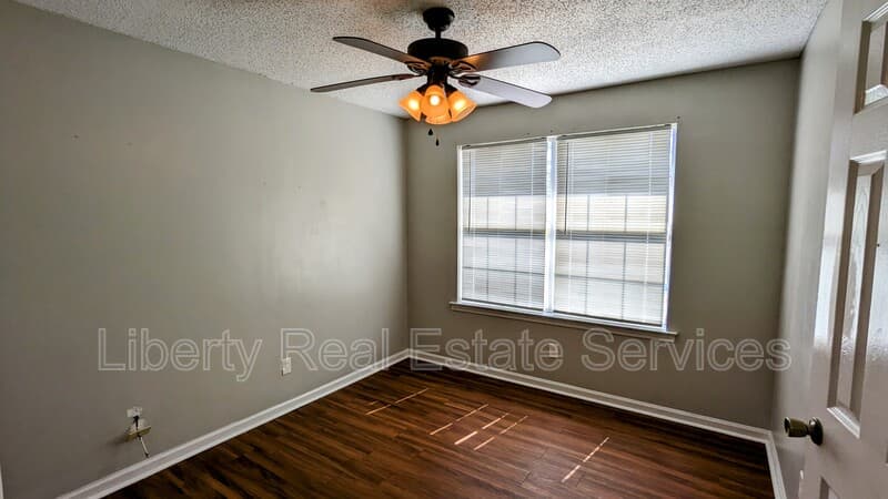 Hinesville House: 103 Angie St