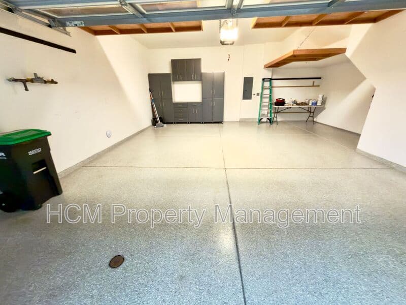 Lake Forest House: 303 Limestone