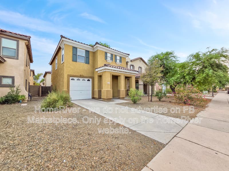 Laveen House: 6435 W Sophie Ln