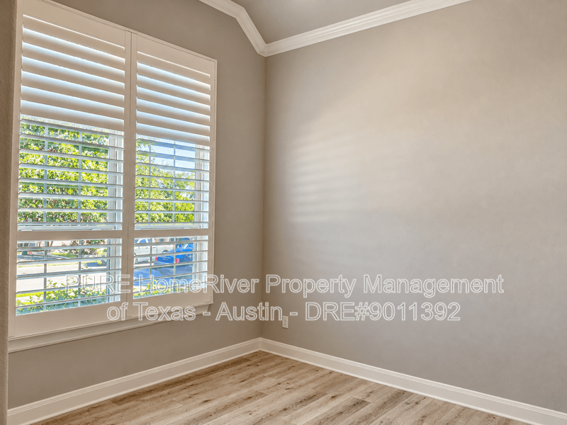 Leander House: 2416 Belen Dr