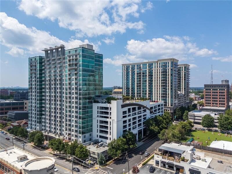 Atlanta Condo: 250 Pharr Road Northeast