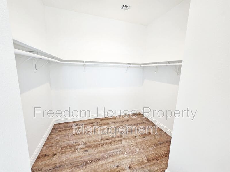 Pahrump House: 6660 Stubblefield Drive