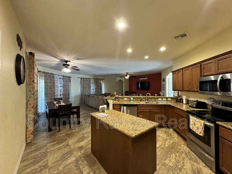 Bullhead City House: 2539 Bora Trail