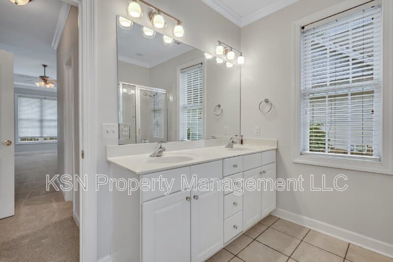 Savannah House: 5 Southernwood Place