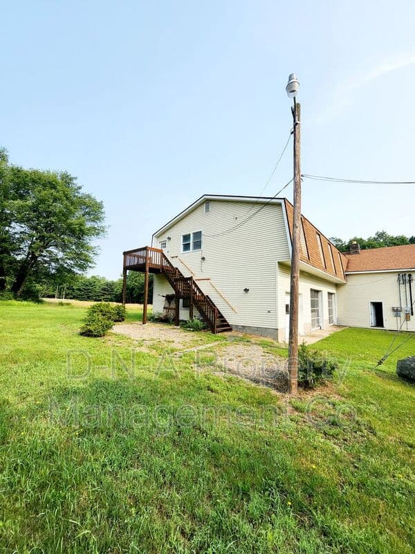 Henryville Condo: 520 Post Hill Road