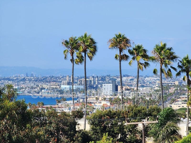Redondo Beach Condo: 420 Palos Verdes Blvd