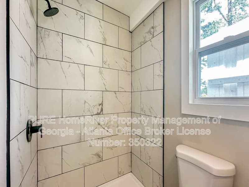 Mableton House: 5205 Silhouette Ln SW