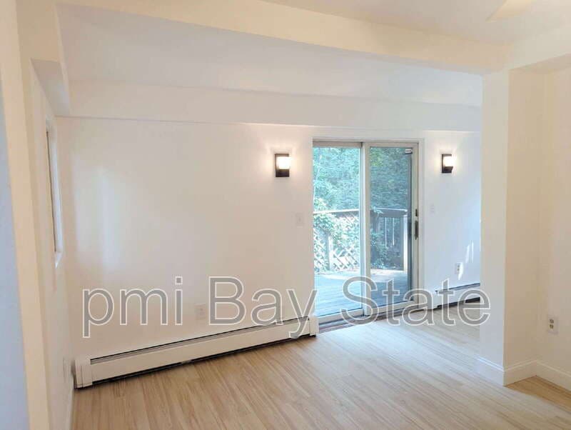 Hyde Park Condo: 3 Weston St
