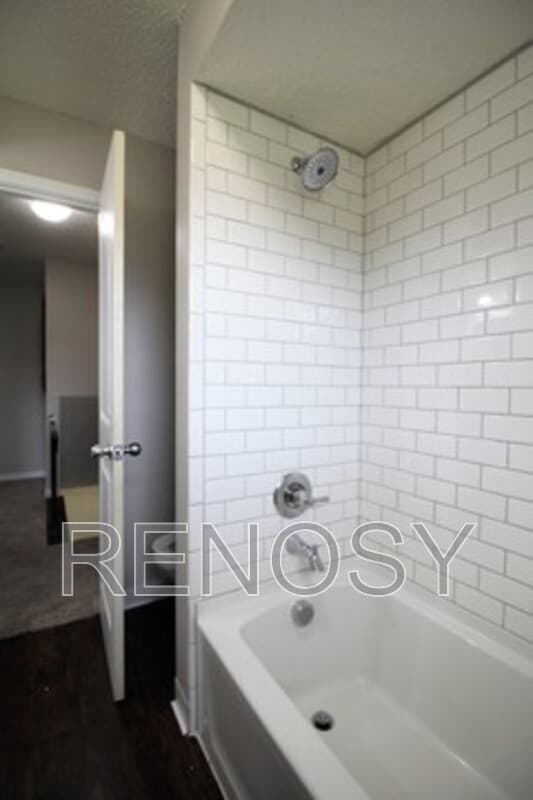 Des Moines House: 4924 Madison Ave