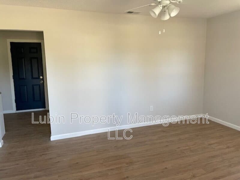 Memphis House: 3567 Daggett Rd