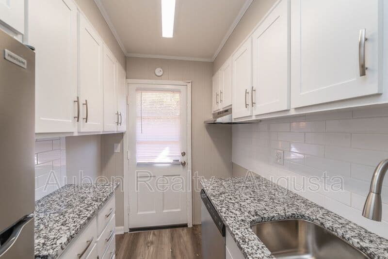 Augusta House: 1602 Johns Road