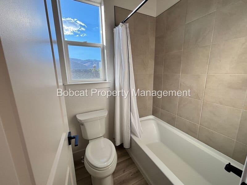 Carson City House: 1128 Grove St