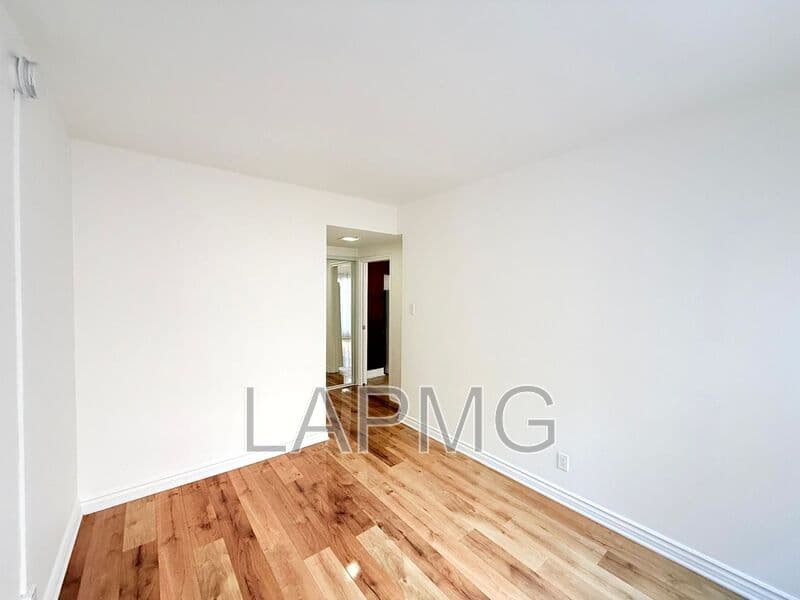 Los Angeles House: 1266 N Serrano