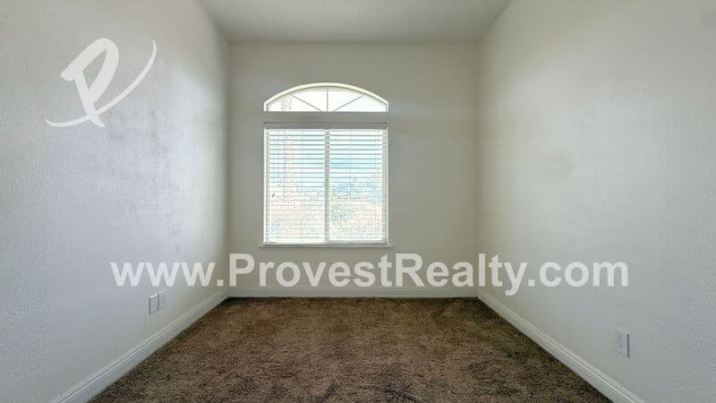 Hesperia House: 7146 Amanda Way
