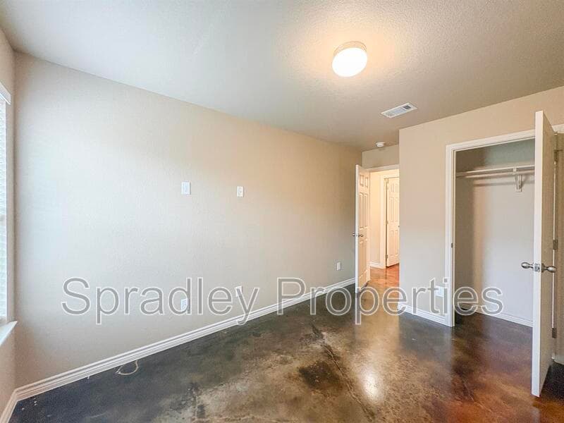 Belton Condo: 1035B Mason Dr