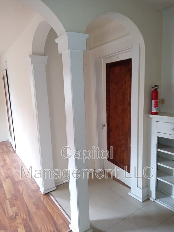 Lansing Condo: 307 North Walnut Street
