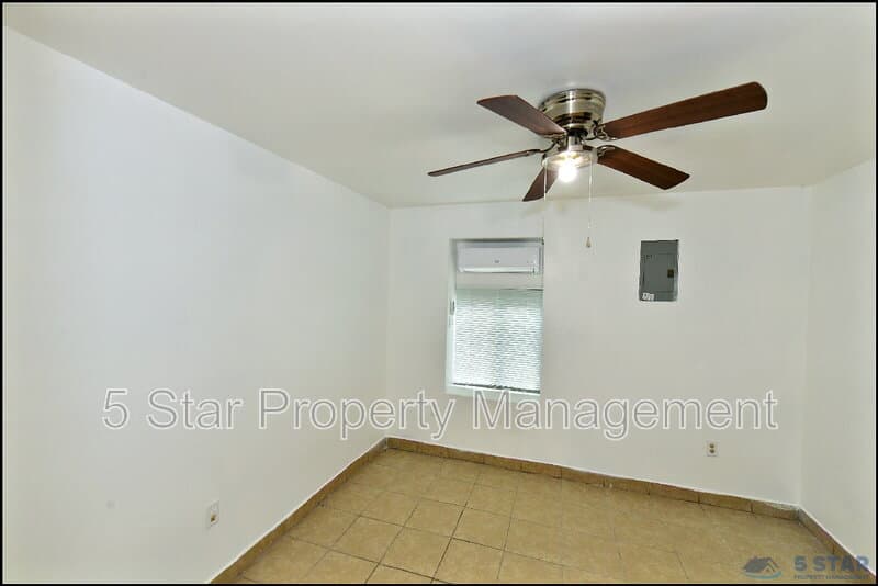 El Paso Condo: 1908B Olive Ave !!