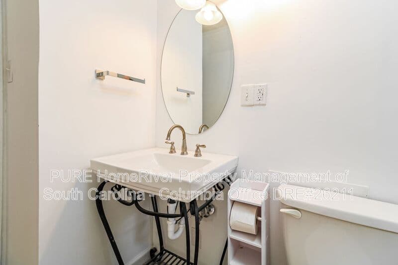 Columbia House: 2308 Manse St