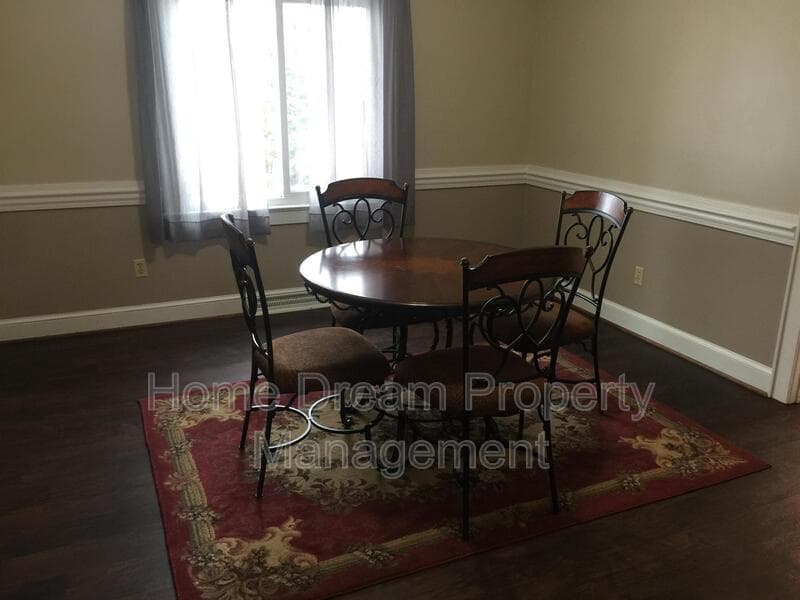 Fredericksburg House: 842 Spring Valley Dr A1
