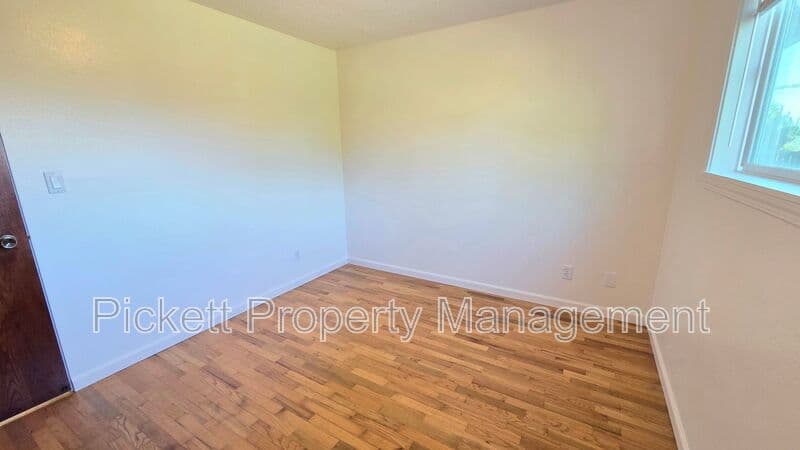 Port Orchard House: 2977 Hoover Ave SE