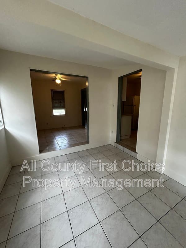 St. Petersburg House: 3821 18th St. N