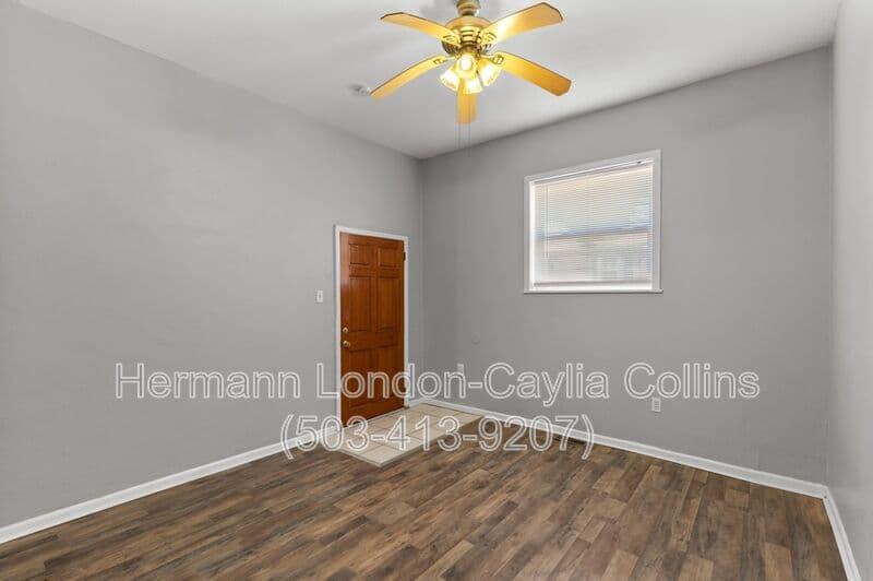 Saint Louis House: 6918 Moellenhoff Street