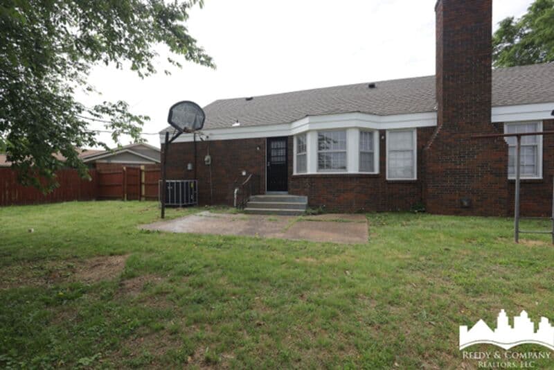 Memphis House: 1812 Whitman Rd