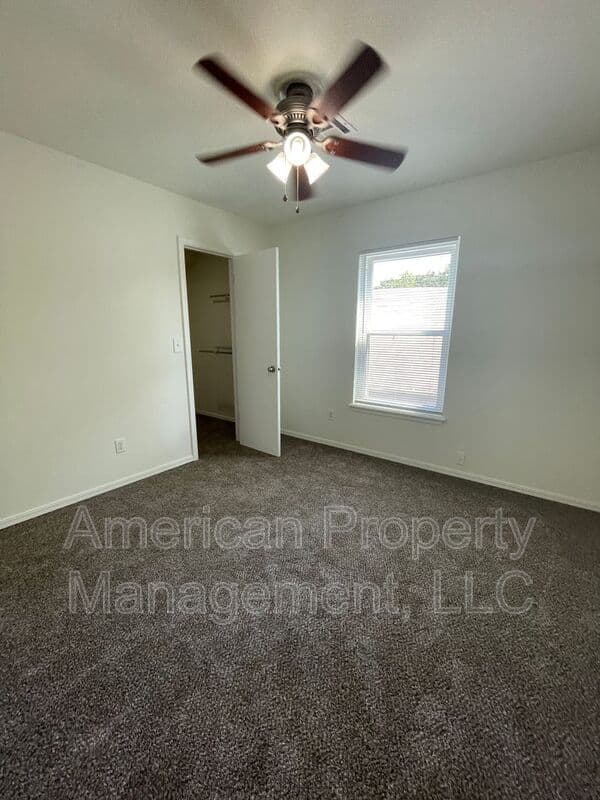 Tulsa House: 1704 W 62nd St S