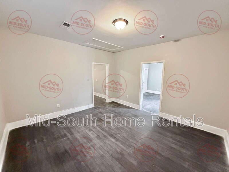 Memphis Townhome: 1584 Rayburn St