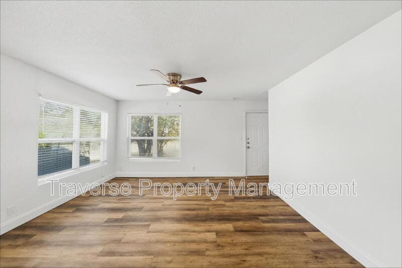 Fort Worth House: 2304 Ryan Ave